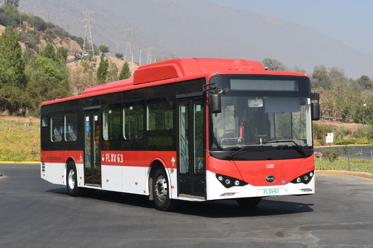 BYD-K9_buses-Red4.jpeg