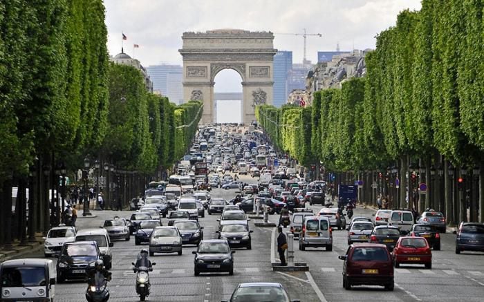 En Francia se podrá tener un auto eléctrico por solo 100 euros mensuales