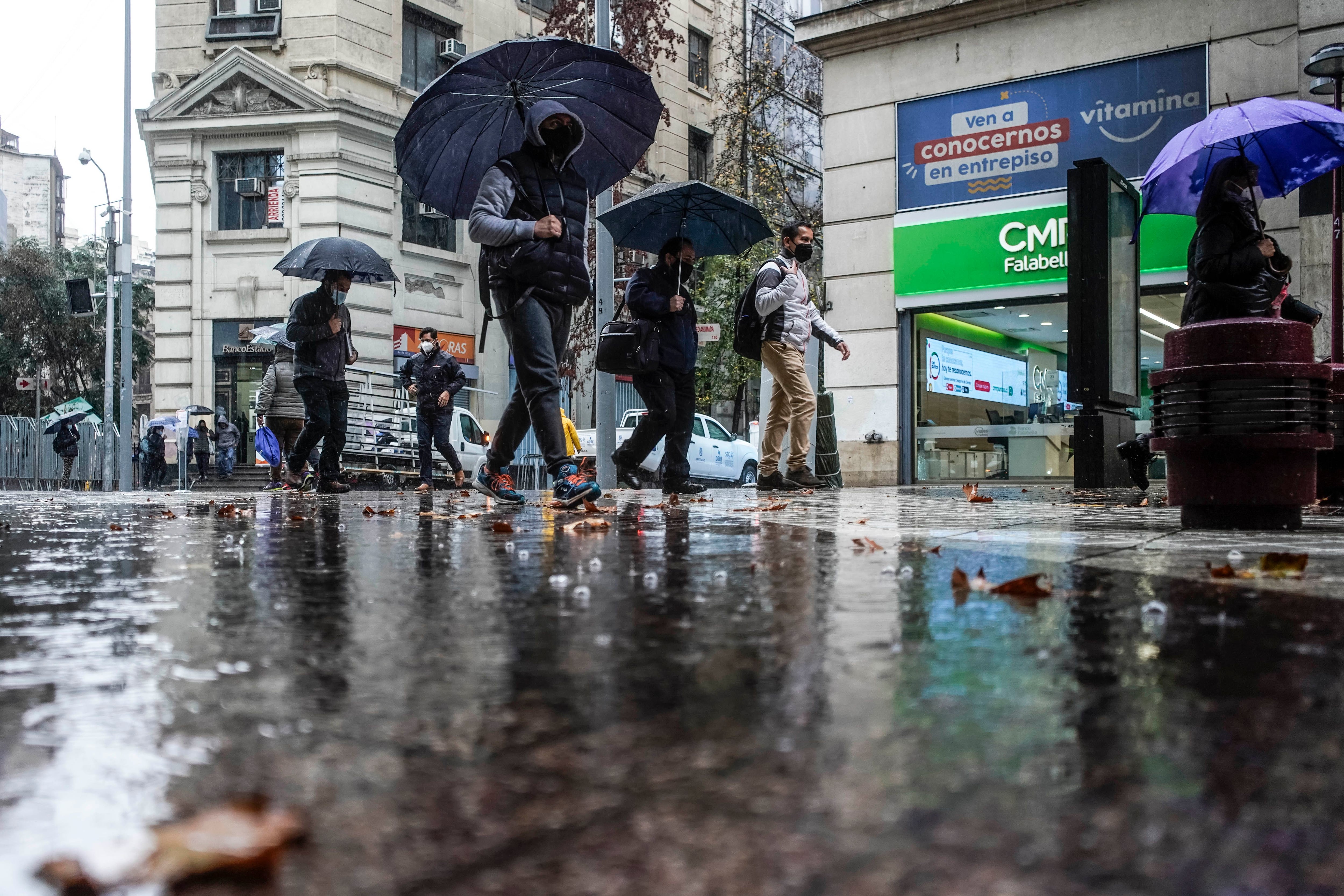 ¿Lloverá este fin de semana? Después de seis meses secos, Santiago y zona central podrían recibir las primeras precipitaciones del año