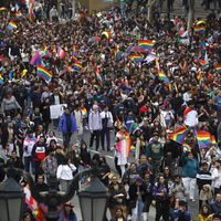 Marcha del Orgullo 2024: revisa los desvíos del tránsito y cortes de calles en el centro de Santiago