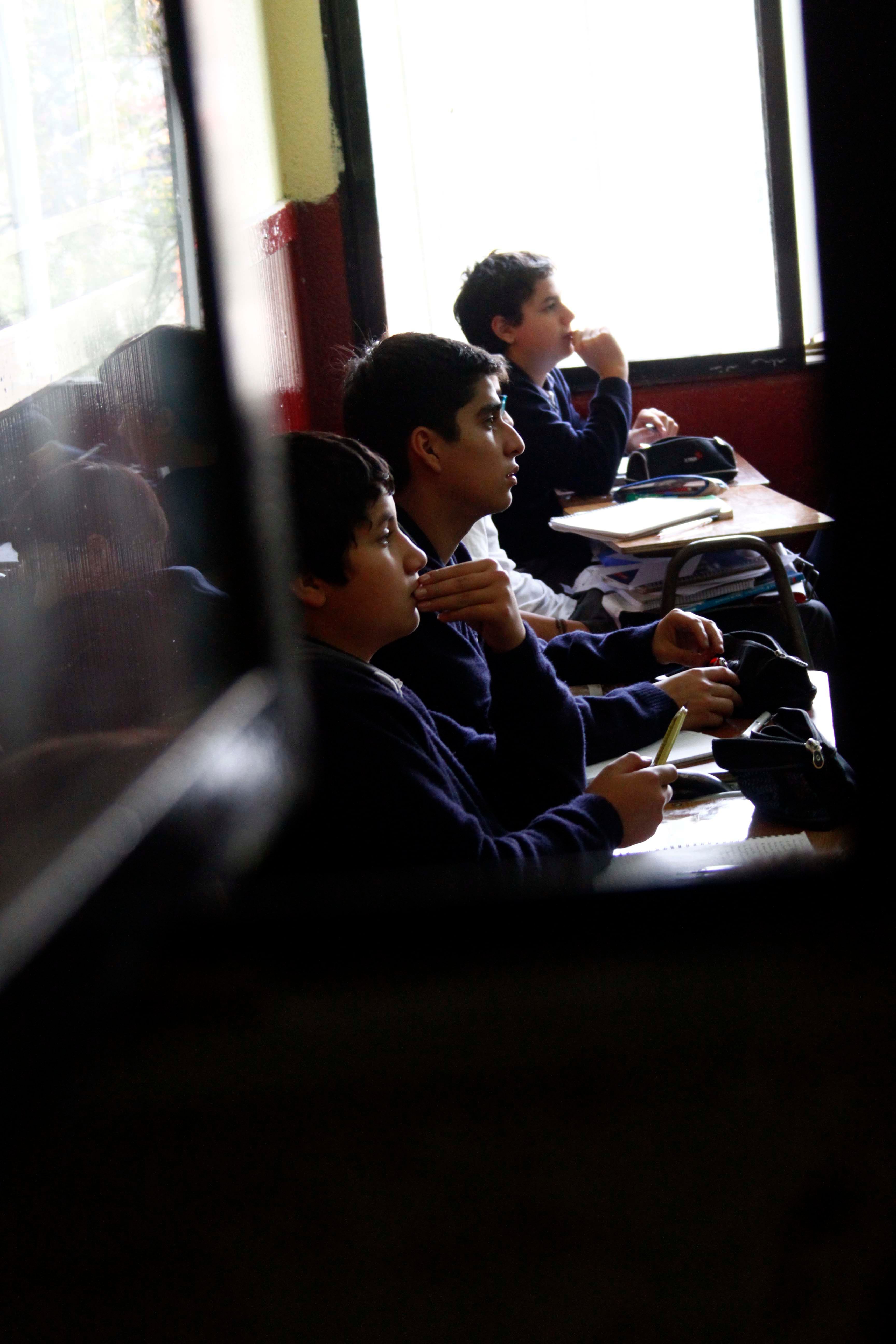 Carolina Schmidt visita a padres y apoderados en Colegio Salesiano