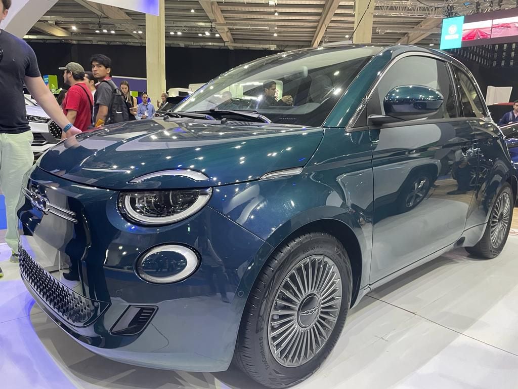 Fiat abre su aventura eléctrica en Chile con la presentación del 500e