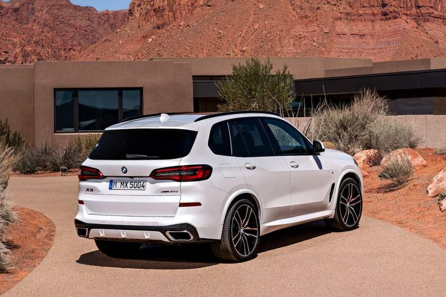 BMW-X5-2019-1280-6c-900x600.jpg