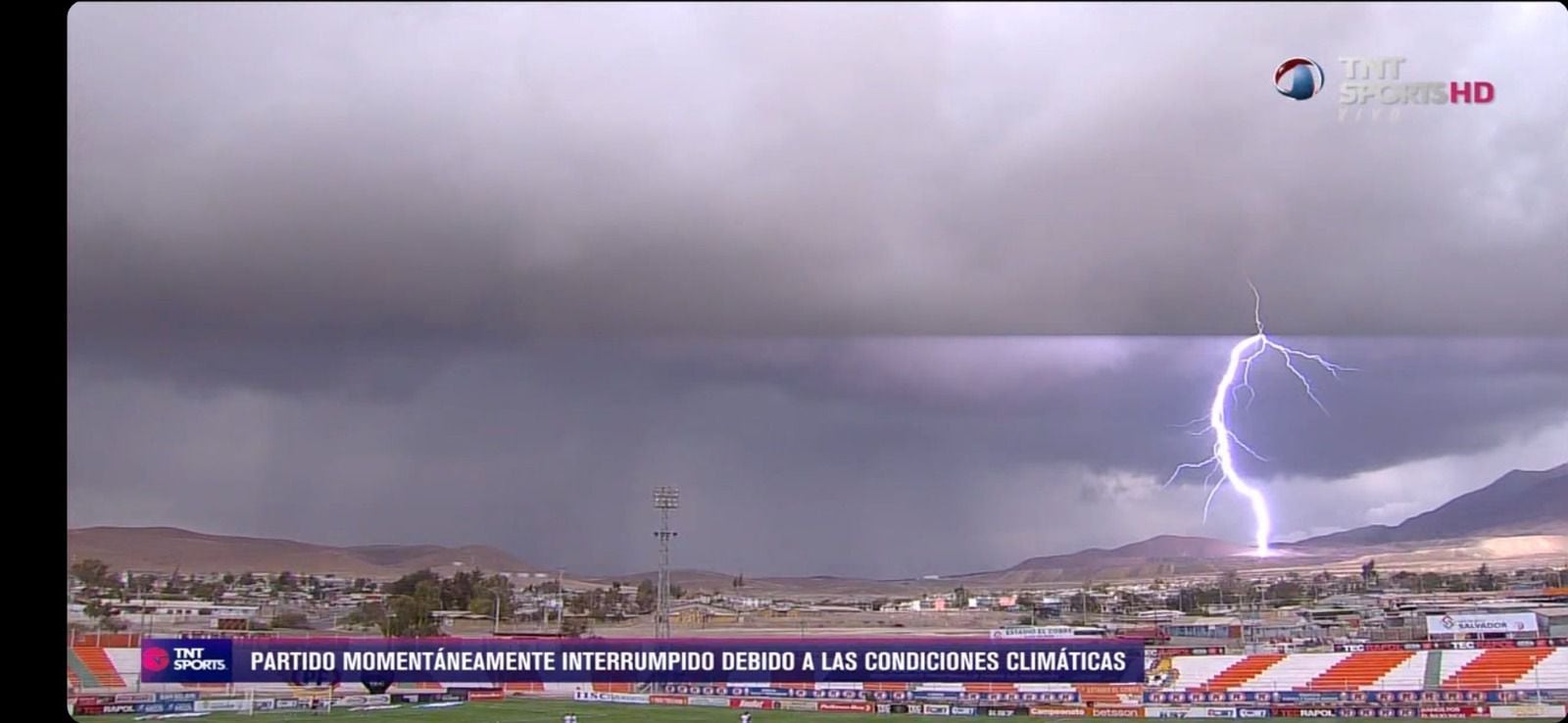 Cobresal Ñublense suspendido